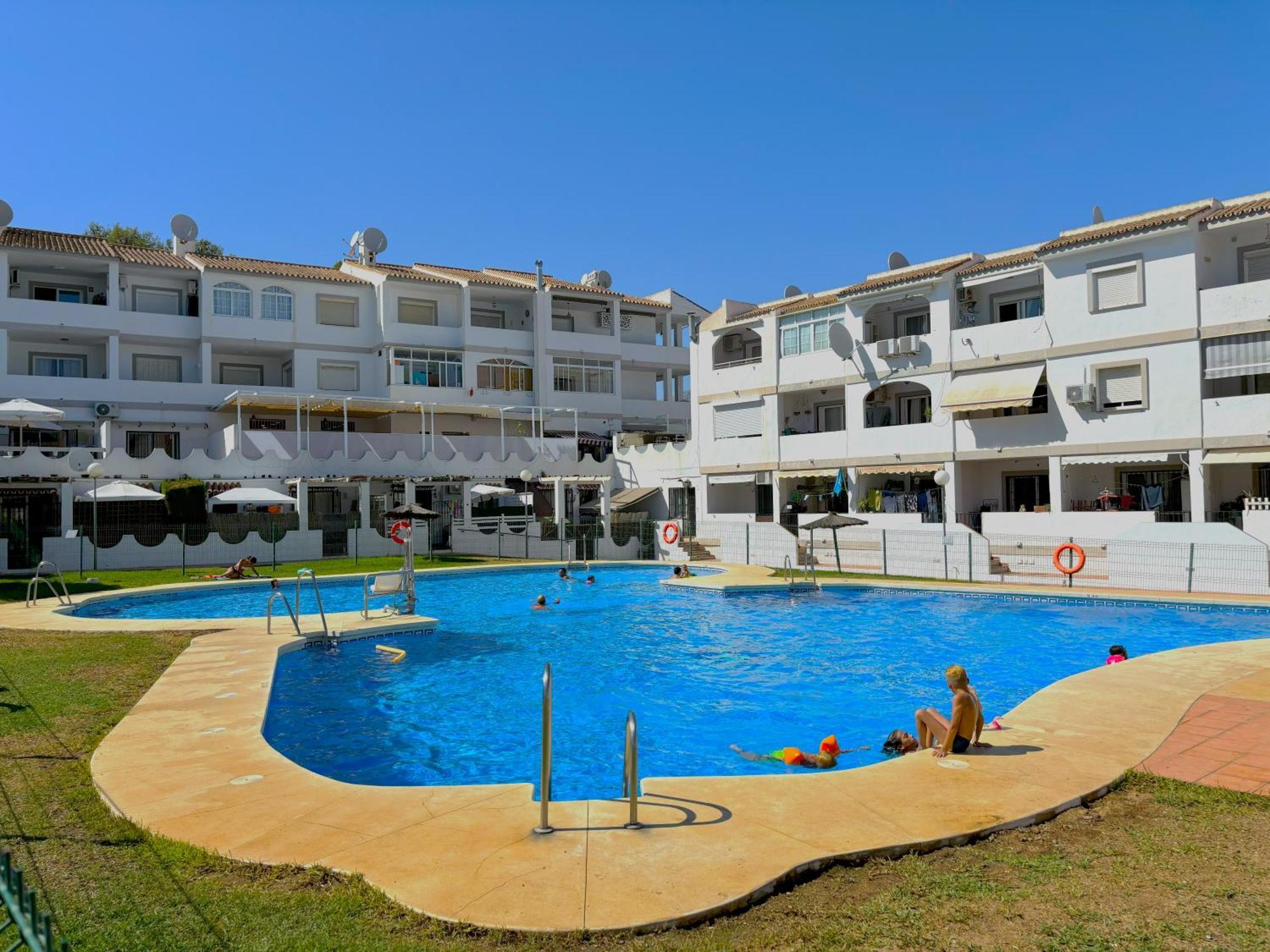 Urb Colina Park Con Piscina *